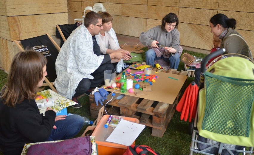 Trawa wyrosła na Piotrkowskiej. Green Living Room pod Sądem Administracyjnym [ZDJĘCIA]