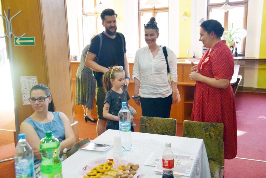 Noc bibliotek w Stargardzie. Mieszkańcy chętnie odwiedzali Książnicę Stargardzką i świetnie się tam bawili 