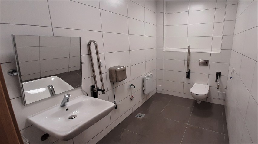 Nowe toalety nad Jeziorem Tarnobrzeskim. Zajrzeliśmy do środka (ZDJĘCIA) 