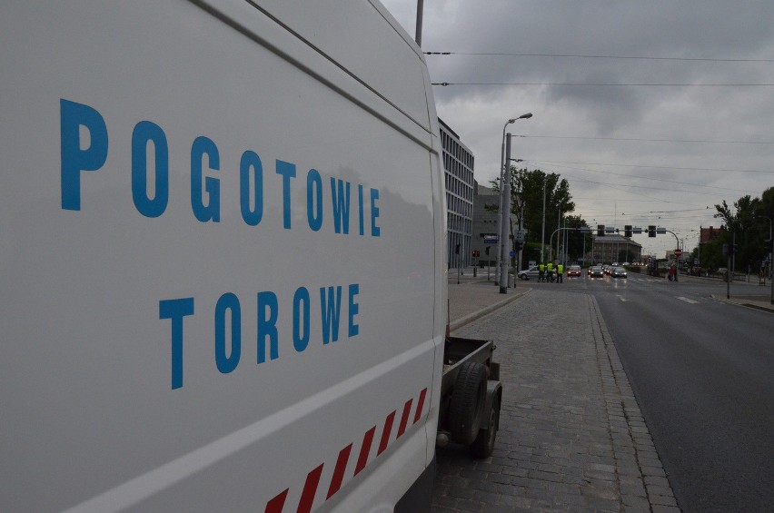 Wrocław: Na Szczytnickiej wykoleił się tramwaj linii 10 (FOTO)