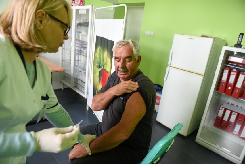 Opole zamówiło 3,5 tys. szczepionek przeciw grypie....