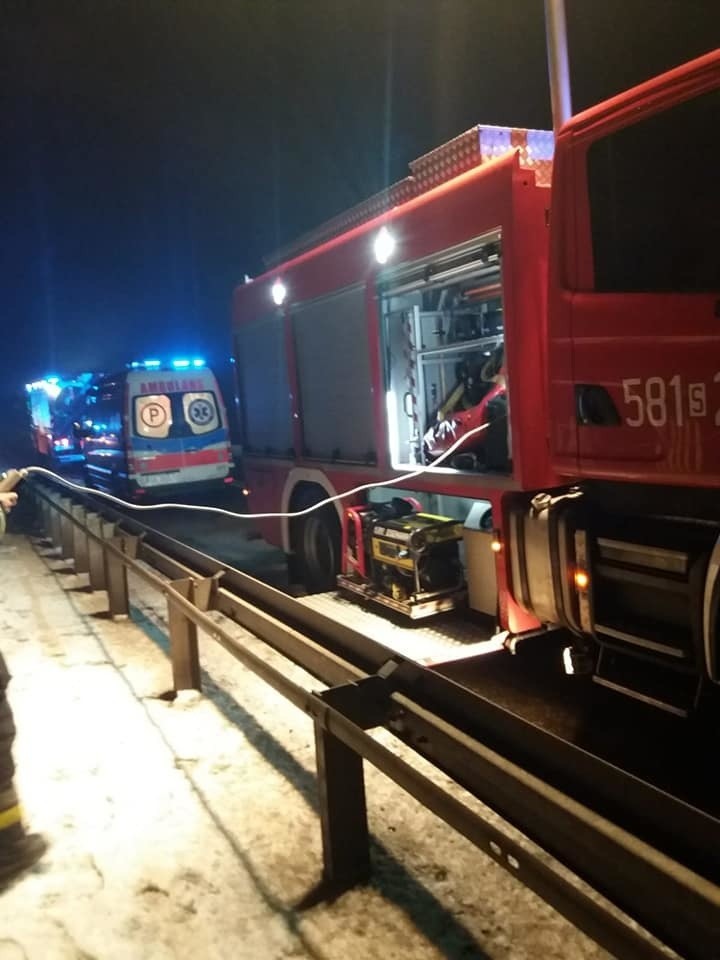 Wypadek w Rybniku. Samochód spadł z wiaduktu na Mikołowskiej