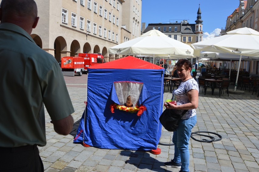 Piknik strażacki na opolskim rynku 11-12 maja. W sobotę z atrakcji korzystały setki dzieci