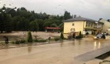 Gmina Korzenna. Zgłoszenia cały czas napływają, woda zalała 75 domów. Mieszkańcy nie zdążyli nawet uporać się ze zniszczeniami po trąbie