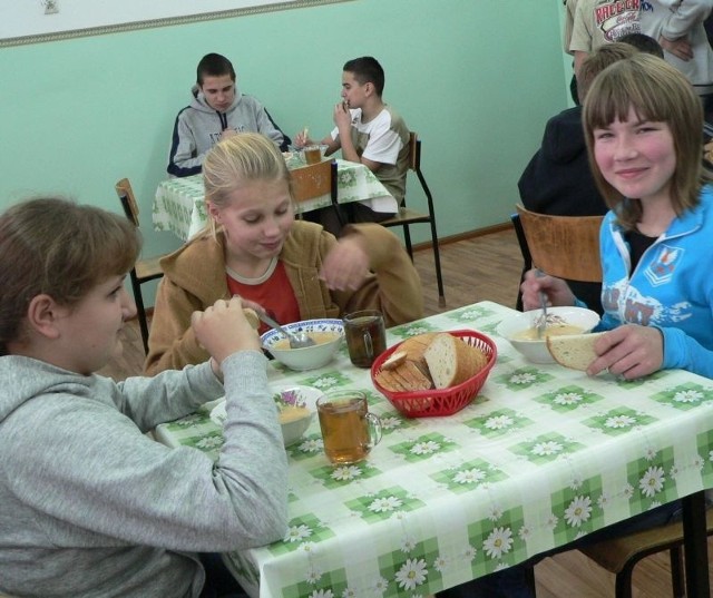 Stołówka w szkole, w Stanach w gminie Bojanów, w powiecie stalowowolskim, tak jak wszystkie w regionie będzie zamknięta na czas wakacji. 