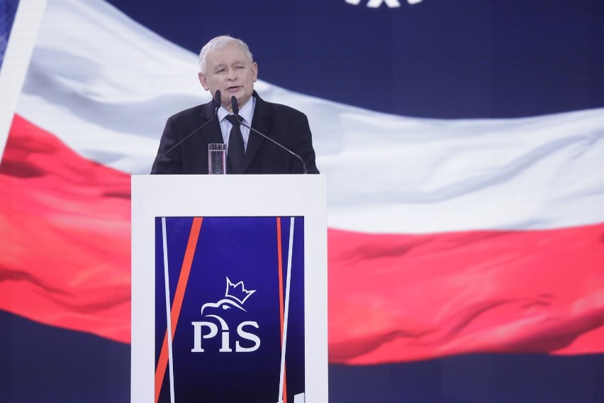 500 zł już na pierwsze dziecko. Jarosław Kaczyński podczas...