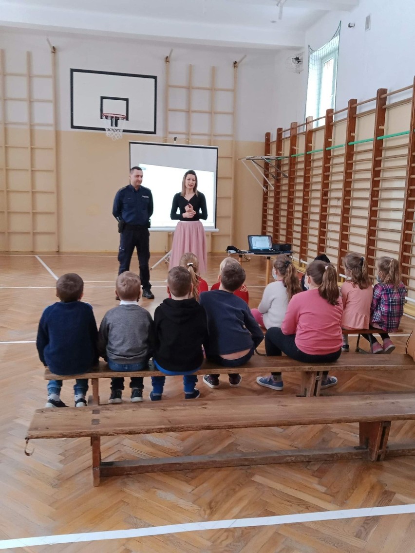 W szkole podstawowej w Kurozwękach uczyli się o bezpieczeństwie w sieci (ZDJĘCIA)