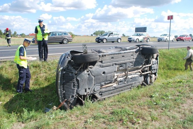 Wypadek w Starych Oborzyskach: Zderzenie busa z osobówką