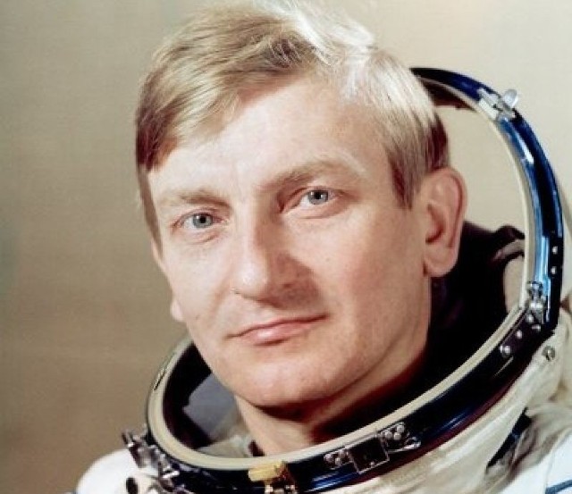 Generał Mirosław Hermaszewski jedyny Polak, który był w kosmosie będzie gościem festiwalu podróżniczego "Na Rozdrożach&#8221;.