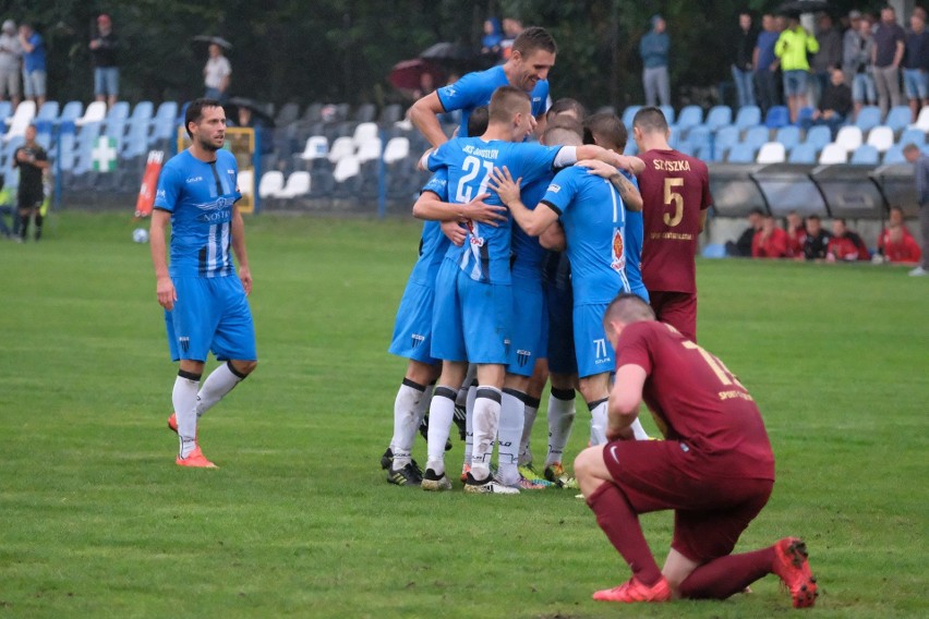 Rzemieślnik Pilzno przegrał w Jarosławiu z JKS-em 1:3 (1:2)...