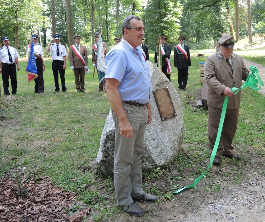 W parku leśnym w Dretyniu zorganizowano uroczystość, w...