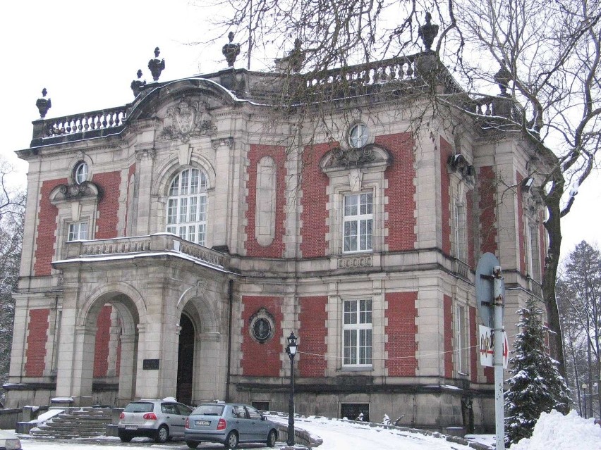 Pałac Kawalera jest nie tylko wizytówką gminy Świerkaniec,...