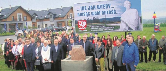 Kamień węgielny pod pomnik ks. Karola Wojtyły jest już na miejscu