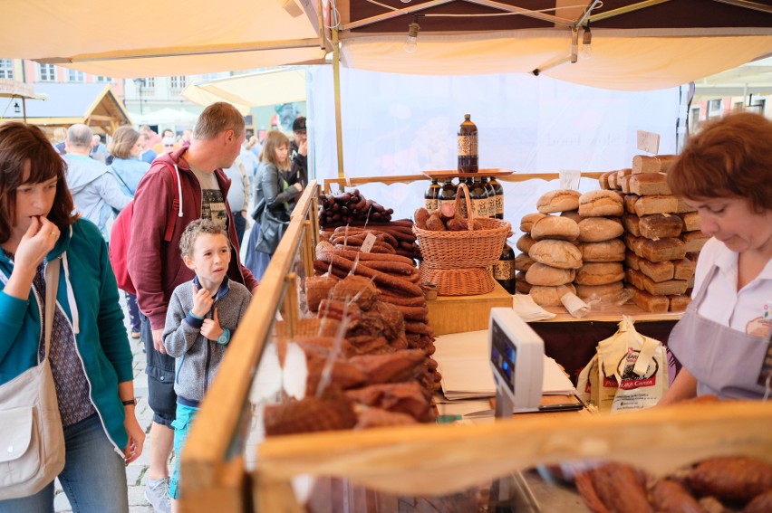 Festiwal Dobrego Smaku trwa mimo niepogody