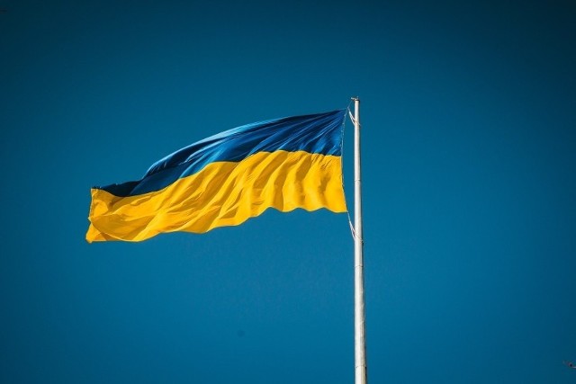 "Razem z dwudziestomilionową ludnością ukraińską zamieszkałą na całym świecie jednym głosem mówimy #StandWithUkraine!"