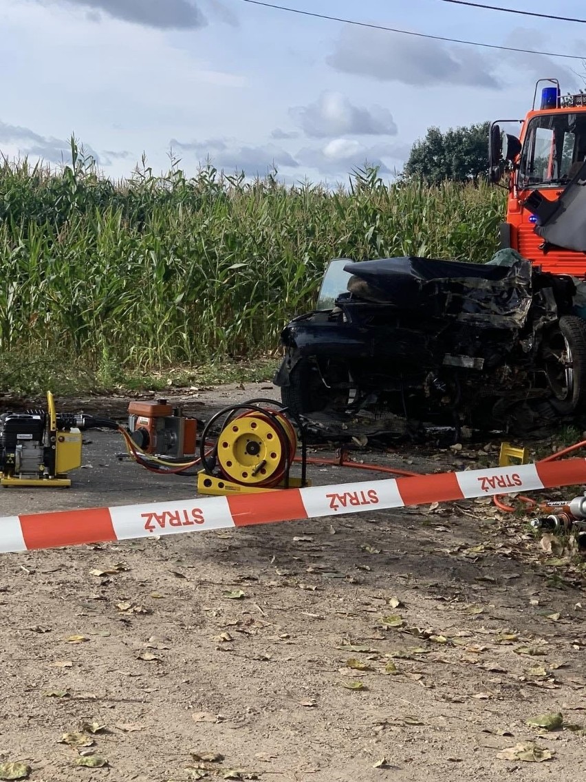 Wypadek w Lubotyniu-Morgach. Mimo reanimacji kierowca zmarł. Do zdarzenia doszło 28.08.2023