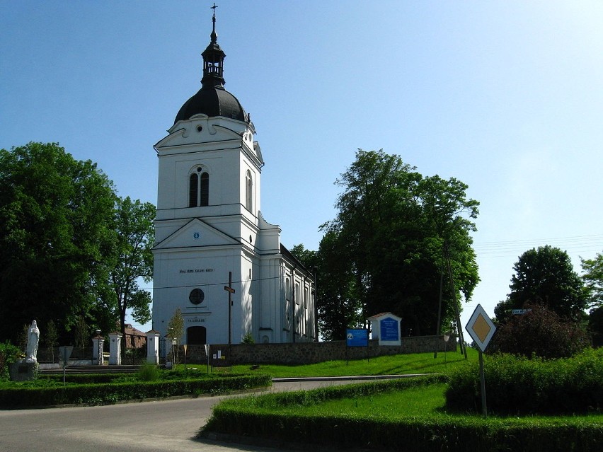 Sanktuarium Matki Bożej Królowej Rodzin w Juchnowcu...