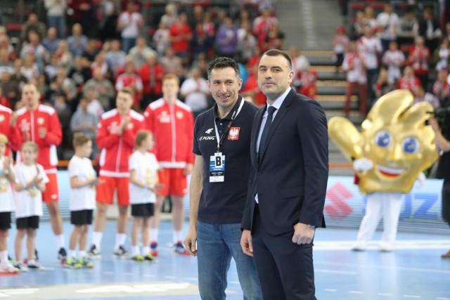 Bartosz Jurecki (od prawej), nowy selekcjoner reprezentacji Polski i Sławomir Szmal (od lewej), wiceprezes Związku Piłki Ręcznej w Polsce.