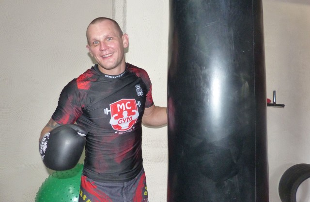 Michał Pasternak na początku marca stoczy walkę MMA w Anglii.