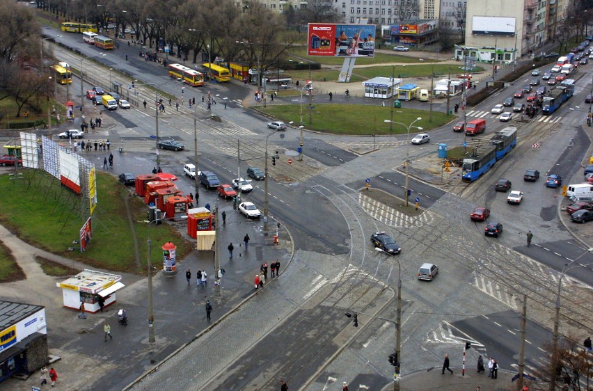 Tak wyglądał plac Grunwaldzki w 2004 roku