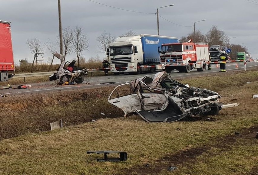 Poświętne. Tragiczny wypadek na DK 8. Dwie osoby nie żyją