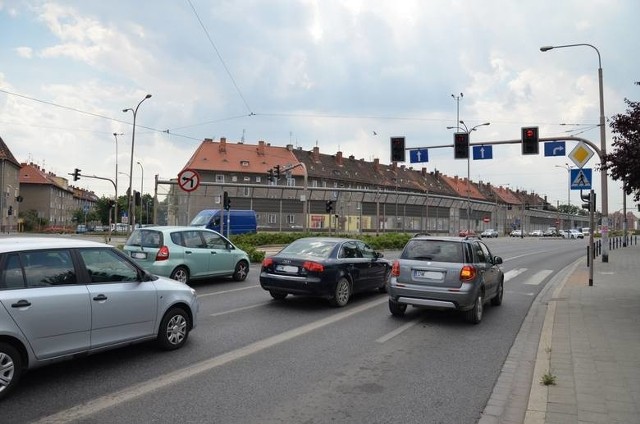 Za pół roku rowerzyści pojadą drogą rowerową w al. Kromera od ulicy Miechowity aż do mostów Warszawskich.