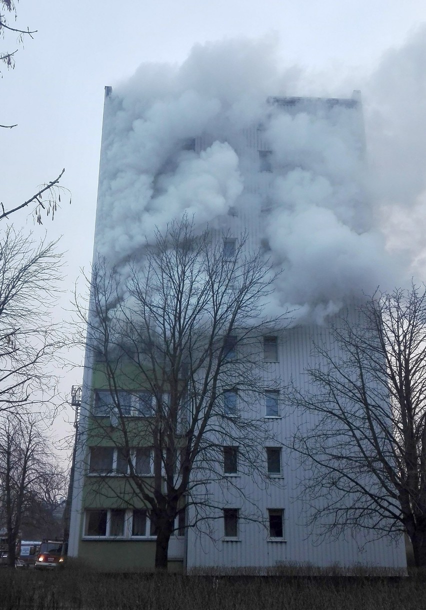 Tragiczny pożar przy ul. Szpitalnej. Jedna osoba nie żyje