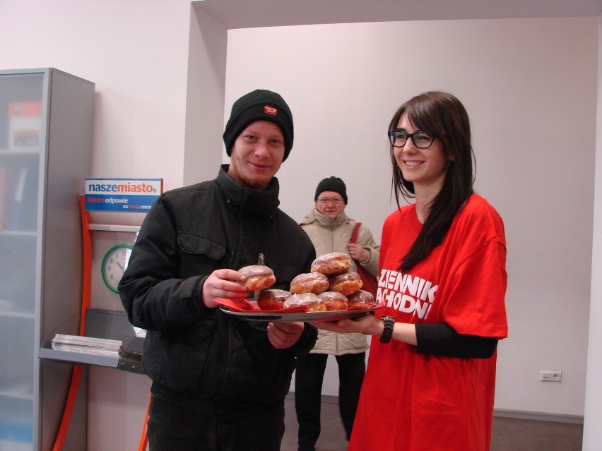 Tak Dziennik Zachodni rozdaje pączki w Tłusty Czwartek [AKCJA DZ]