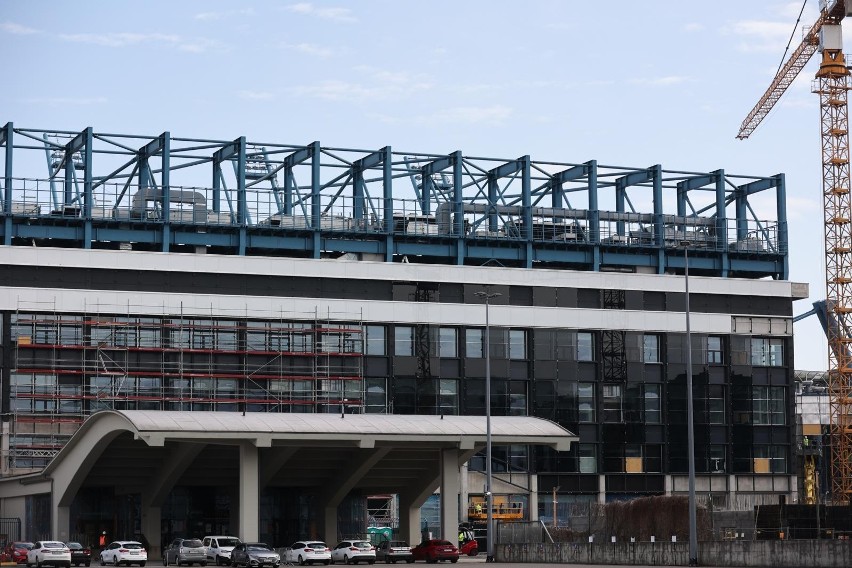 Przyciemnianie stadionu Wisły. Tak piłkarski obiekt dopasowuje się do sąsiednich apartamentowców 17/04/2023