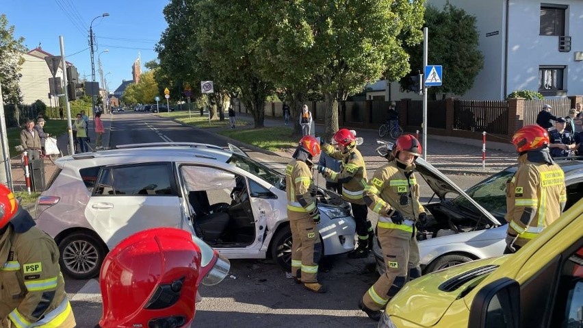 Wypadek na Alei Legionów w Łomży. Toyota zderzyła się z BMW