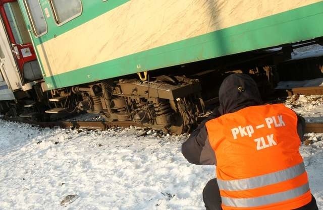 To był największy atak mrozu na kolei w tym roku. 24 stycznia na dworcu Toruń Główny z powodu niskiej temperatury i odkształcenia się torów wykoleił się pociąg „Rawa” spółki PKP Intercity relacji Bydgoszcz - Katowice.