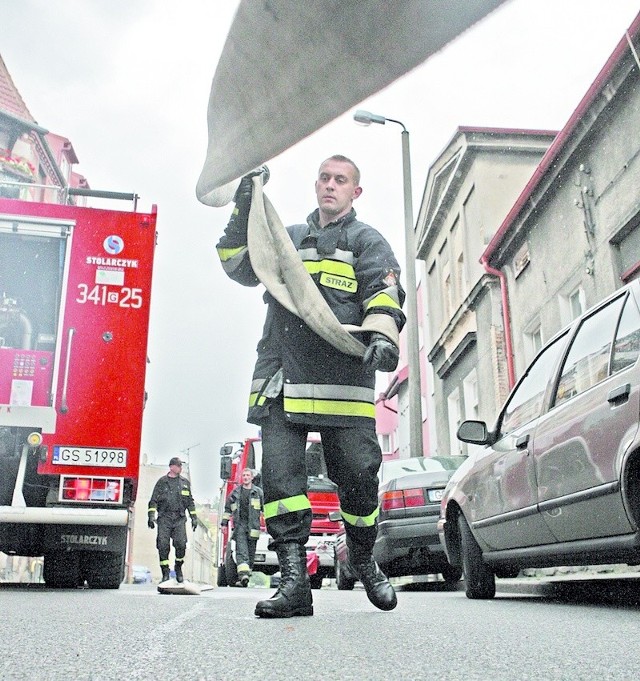 Strażacy interweniują, gdy zagrożone jest życie ludzi.