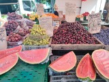 Czereśnie za 48 złotych? Nie tutaj! Ceny truskawek, czereśni i warzyw na targu w Pyskowicach. Czy jest taniej niż w markecie? Zobaczcie!