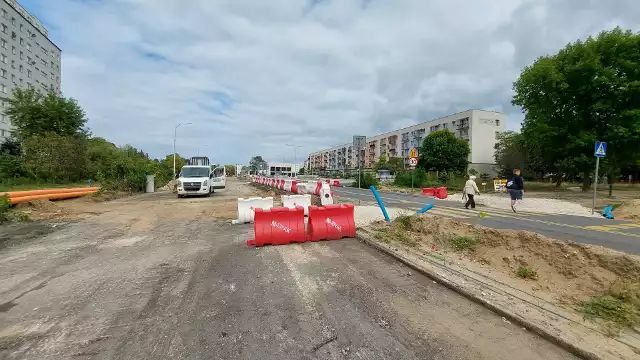 Zobacz jak idą prace przy remoncie drogi wojewódzkiej 754 w Ostrowcu Świętokrzyskim