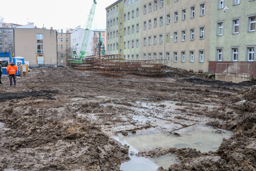 Rozpoczęła się budowa pierwszego miejskiego parkingowca podziemnego w Szczecinie! Gdzie dokładnie powstanie? [ZDJĘCIA]