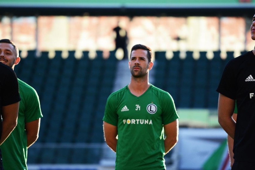 Kluby w Ekstraklasie: Legia Warszawa...