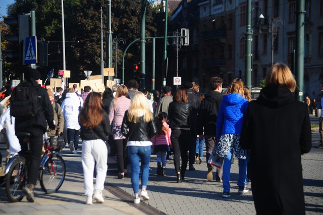 W KRD jest obecnie ponad 7 tys. najmłodszych dłużników, w wieku od 14 do 18 lat, zadłużonych na 4,2 mln zł