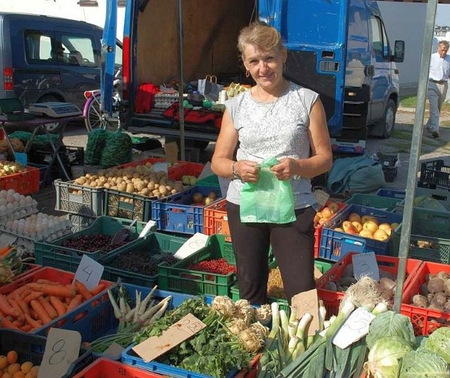 Na targu naturalnych witamin do wyboru i koloru. Na zdjęciu: stoisko Longiny Nowosad, producentki warzyw z  Jacewa