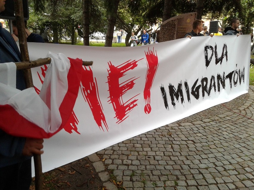 Marsz antyimigracyjny narodowców w Gdańsku [WIDEO, ZDJĘCIA]