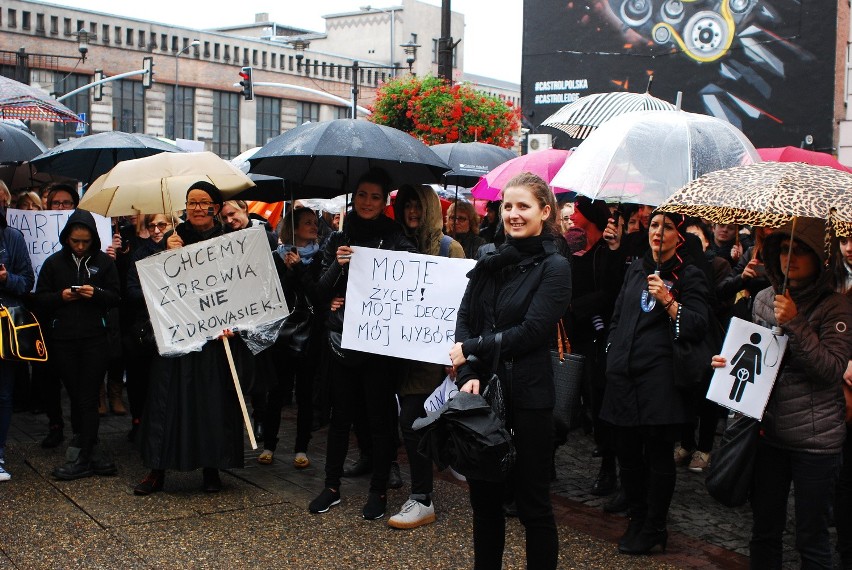 Czarny protest w Bytomiu ZDJĘCIA + WIDEO