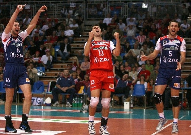 ZAKSA wygrywa z Resovią 3:0, ma więc sporo powodów do radości.