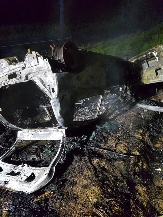 W nocy z soboty na niedzielę na drodze łączącej Będzino i Sarbinowo doszło do pożaru samochodu osobowego. Po przybyciu służb na miejsce, przy pojeździe nikogo nie było.OSP Będzino facebookZobacz także Wypadek na al. Monte Cassino - zderzenie auta osobowego i skutera