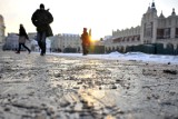 Kraków: rozleją chlorek na zamarznięte ulice