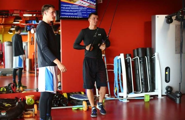 W siłowni trenowali między innymi Damian Jeszke (z lewej) oraz Łukasz Majewski