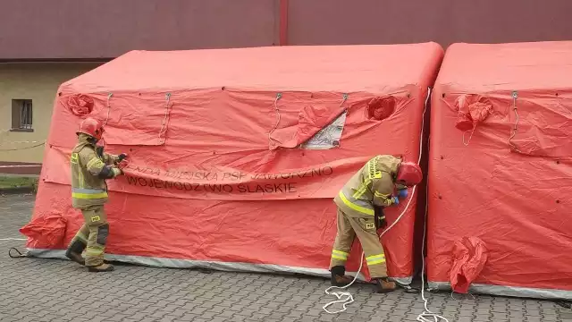 Specjalny namiot znajduje się przed szpitalem w Jaworznie