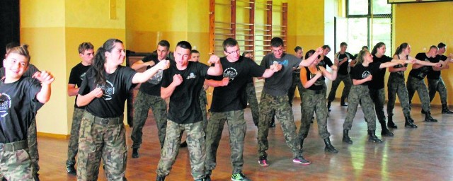 Uczniowie klas mundurowych Zespołu Szkół uczestniczyli w zajęciach m.in. z zakresu samoobrony
