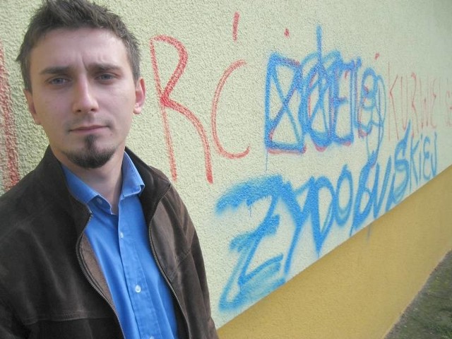 Nasz Czytelnik wskazał nam miejsca w Gorzowie, gdzie na murach są rasistowskie napisy.