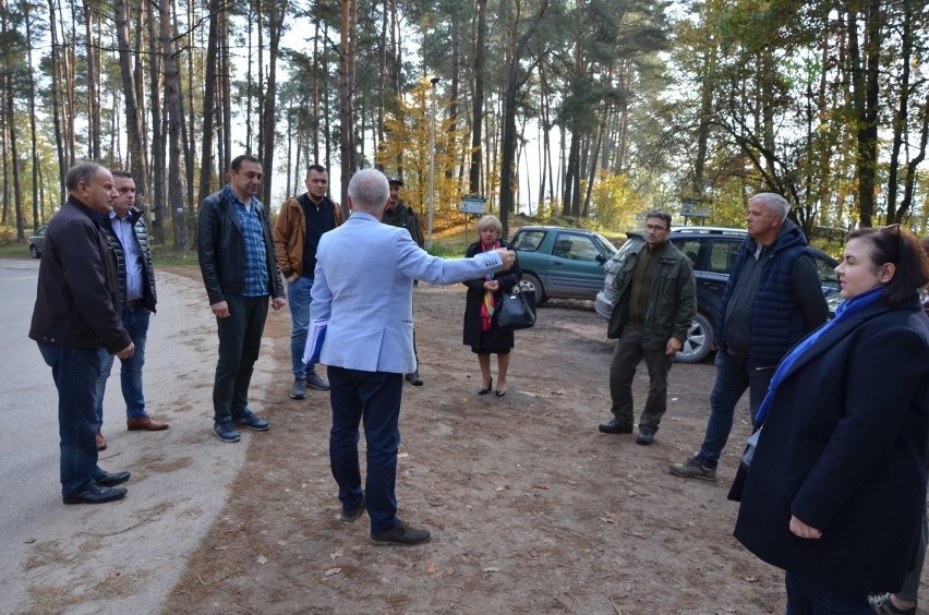 Wielkie zmiany w Lesie Wolskim nad Cedzyną. Powstało idealne miejsce na rodzinne spacery [WIDEO Z DRONA, DUŻO ZDJĘĆ]