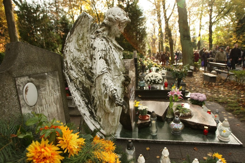 Święto Zmarłych Cmentarz Osobowicki