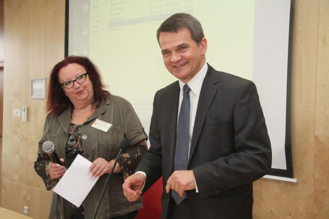 Konferencję otworzył rektor Uniwersytetu Jana Kochanowskiego, profesor Jacek Semianiak.